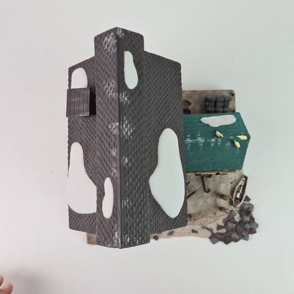 Dept 56 North Eastern Sea Fisheries LTD Dickens Village Lighted House 58316 - Picture 7 of 11